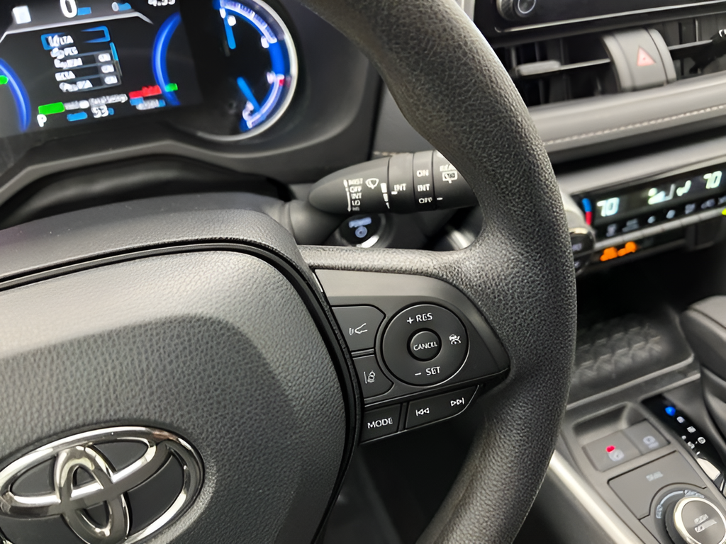 Used 2025 Silver Sky Metallic Toyota XLE image 17