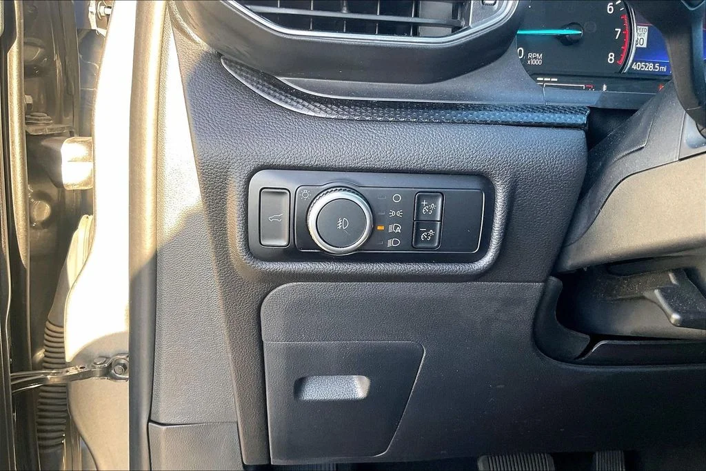 Used 2024 Gray Ford ST-Line image 37