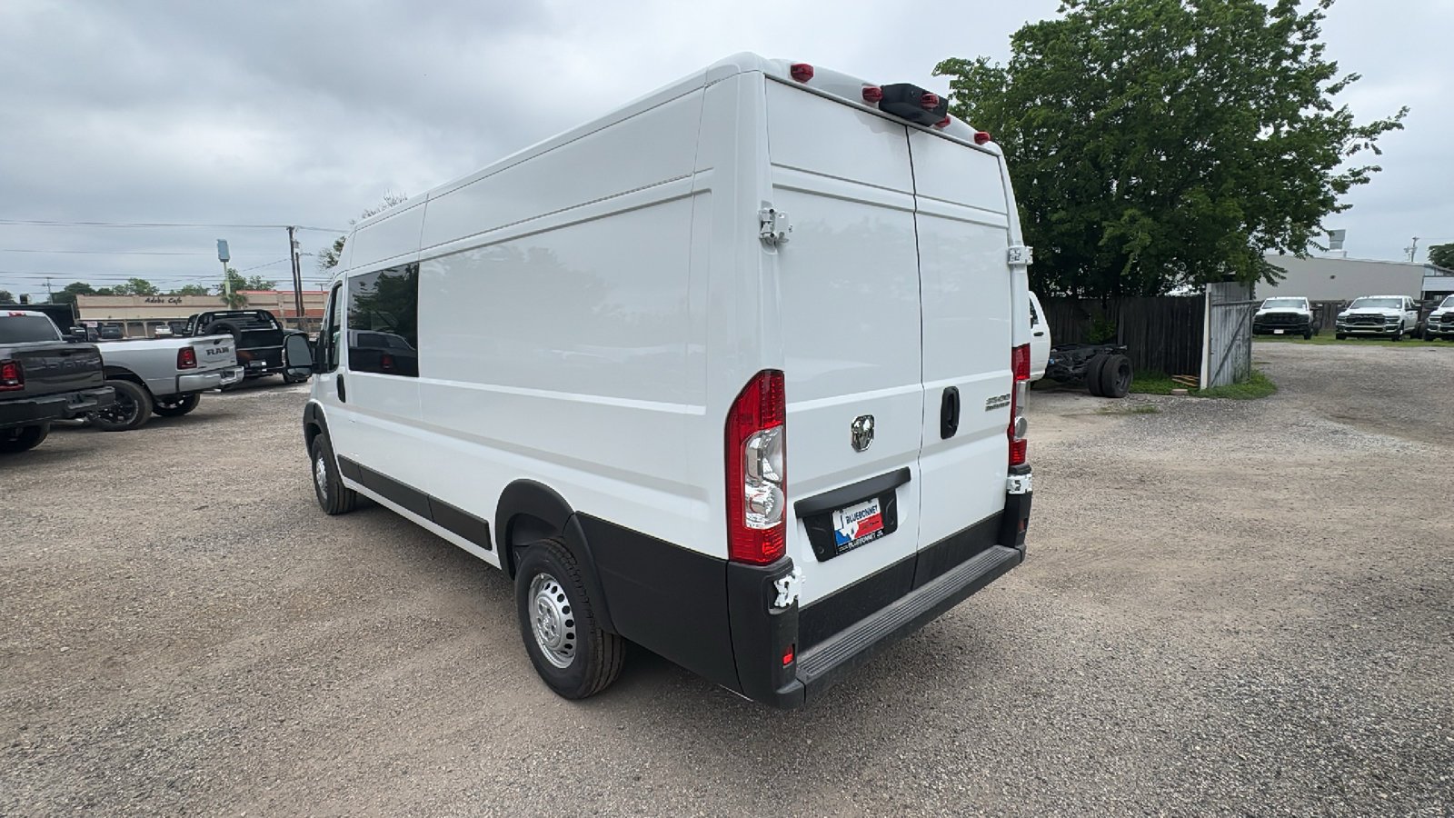New 2026 Bright White Clear-Coat Exterior Paint RAM Tradesman image 7