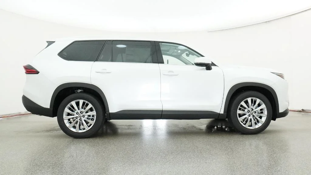 New 2026 Wind Chill Pearl Toyota Platinum image 16
