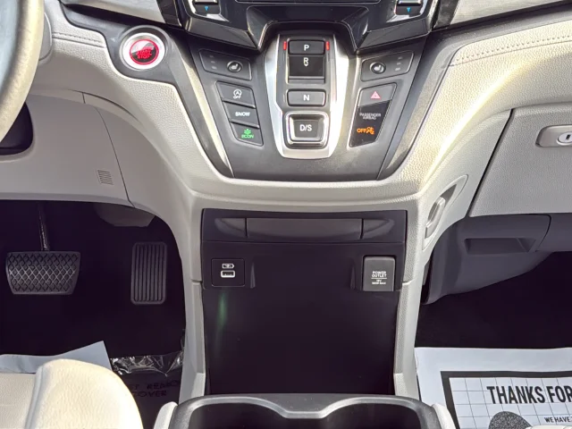 Used 2024 Blue Honda EX-L image 29