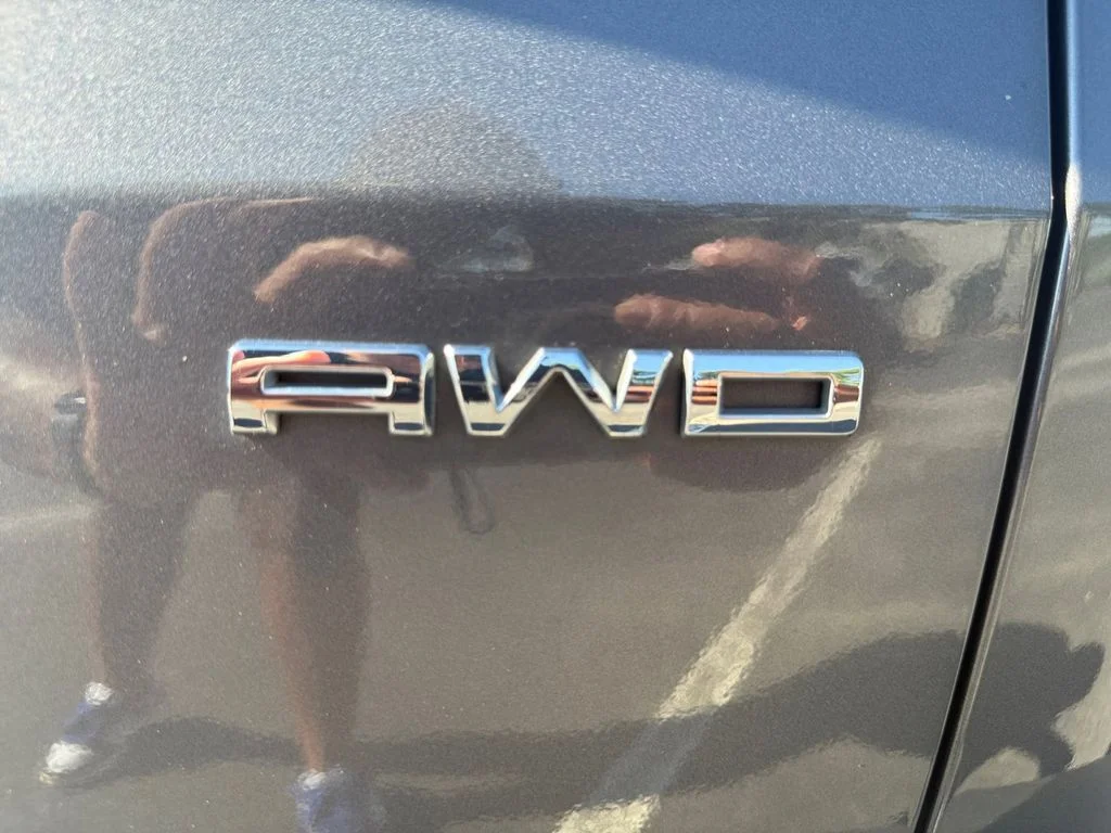 Used 2022 Gray Ford SE image 27