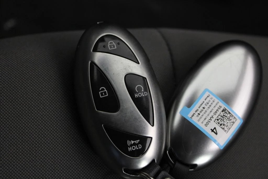 Used 2024 Gray Hyundai SEL image 28