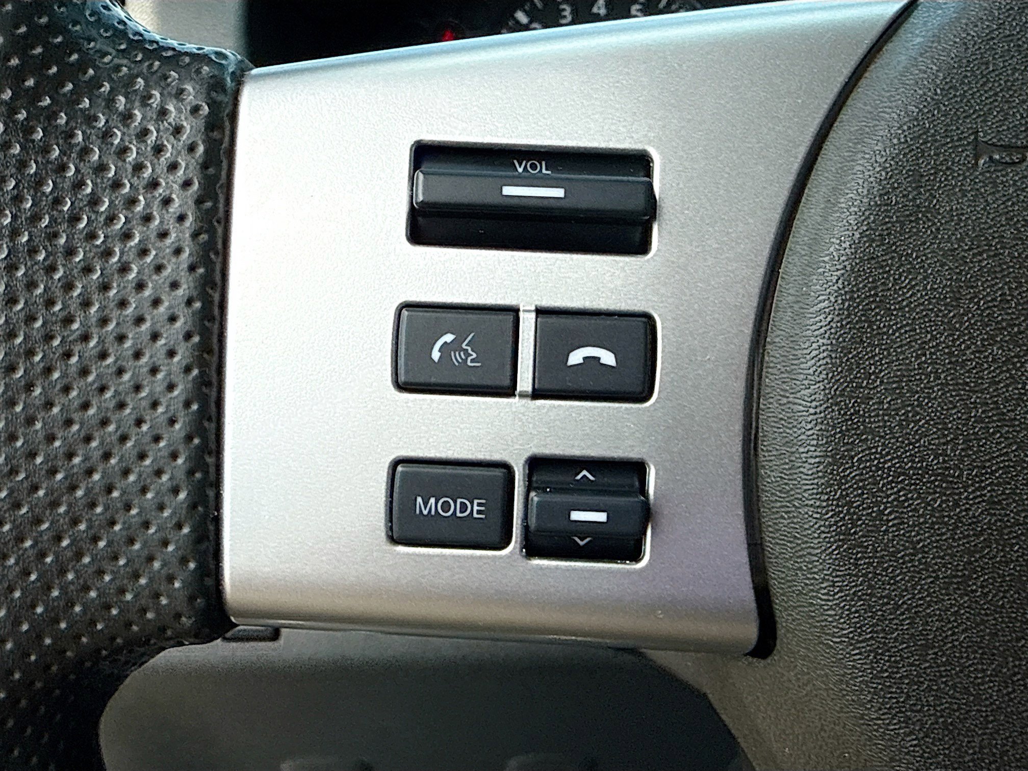 Used 2020 Arctic Blue Metallic Nissan SV image 34