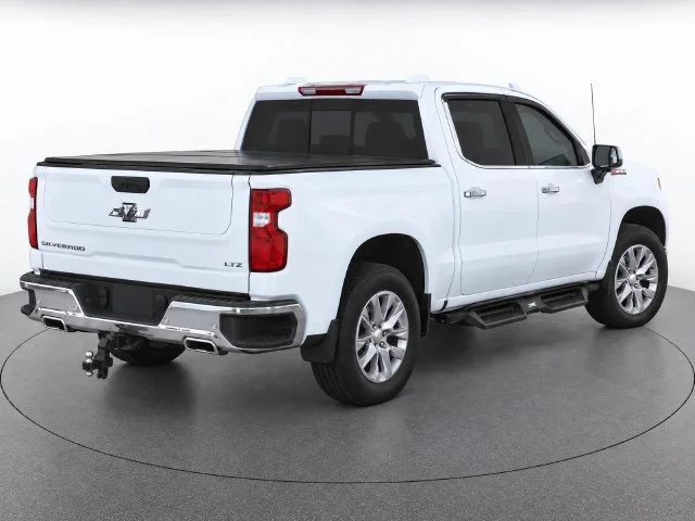 Used 2021 SUMMIT WHITE Chevrolet LTZ image 3