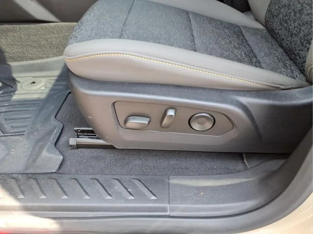 Used 2024 Beige Chevrolet ZR2 image 20