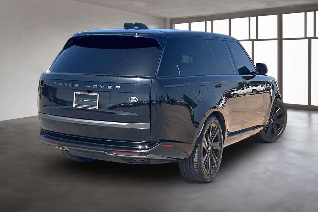 Used 2023 Black Land Rover SE image 2