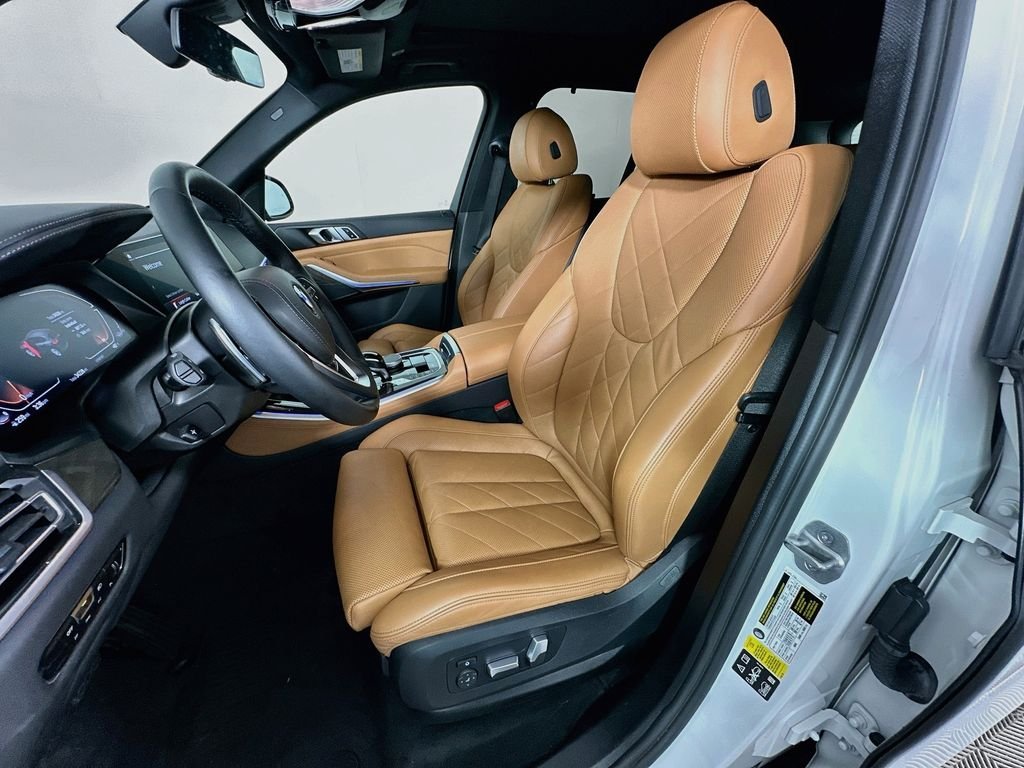 Certified Used 2023 Mineral White Metallic BMW xDrive40i image 21