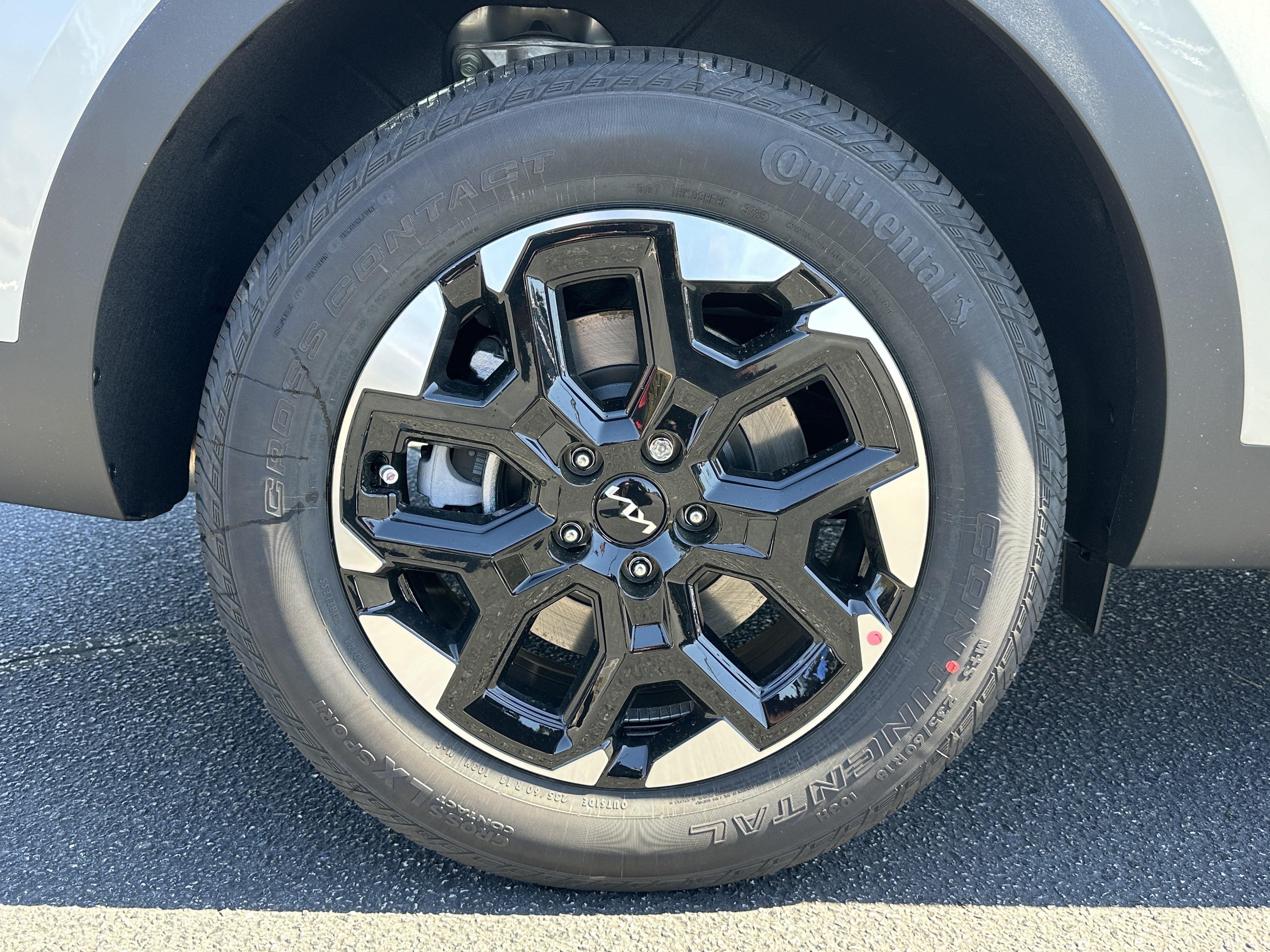 New 2026 Ivory Silver Kia S image 18