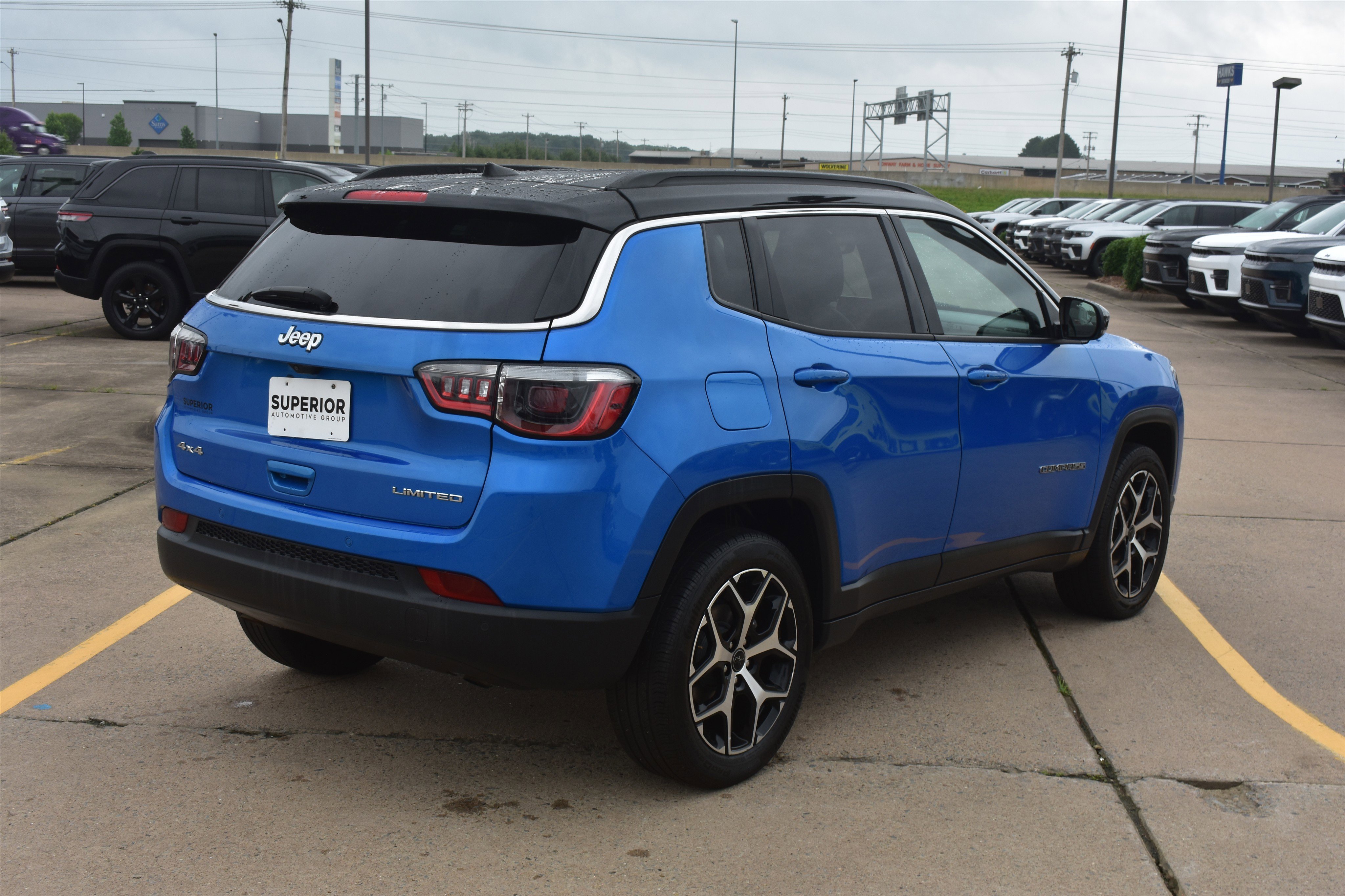 Used 2025 Hydro Blue Pearlcoat Jeep Limited image 5