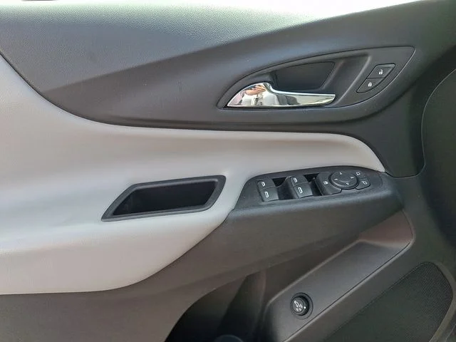 Used 2018 Silver Chevrolet LT image 12