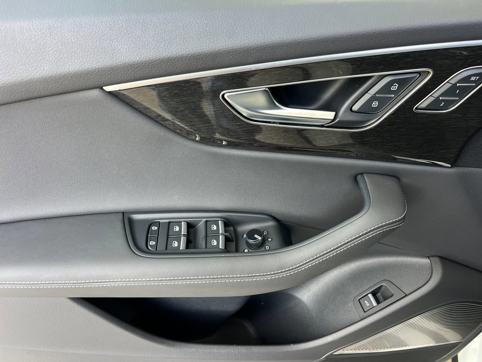 Used 2025 Carrara White Audi Prestige image 10