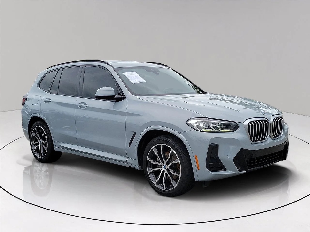 Used 2022 Gray BMW sDrive30i image 3