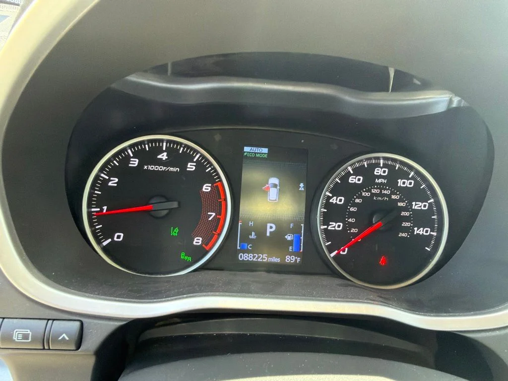 Used 2020  Mitsubishi SE image 22