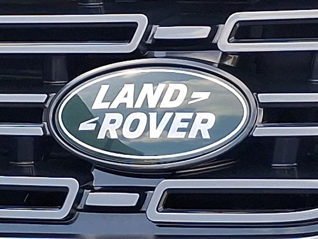 New 2026 Varesine Blue Land Rover Dynamic SE image 17