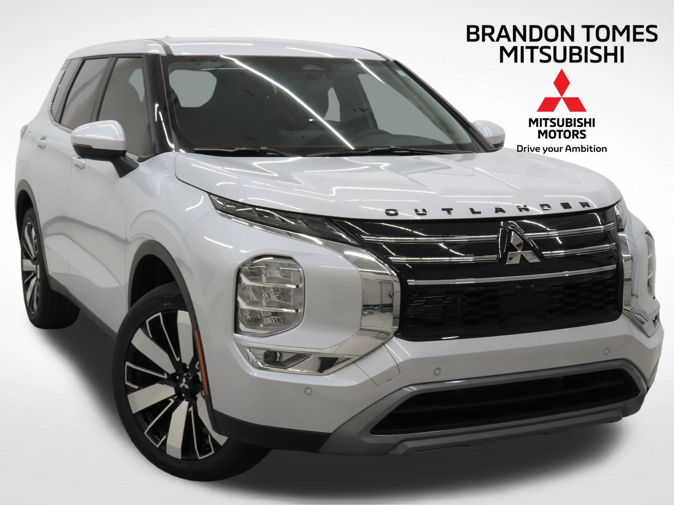 2026 Mitsubishi Outlander SE FWD's photo