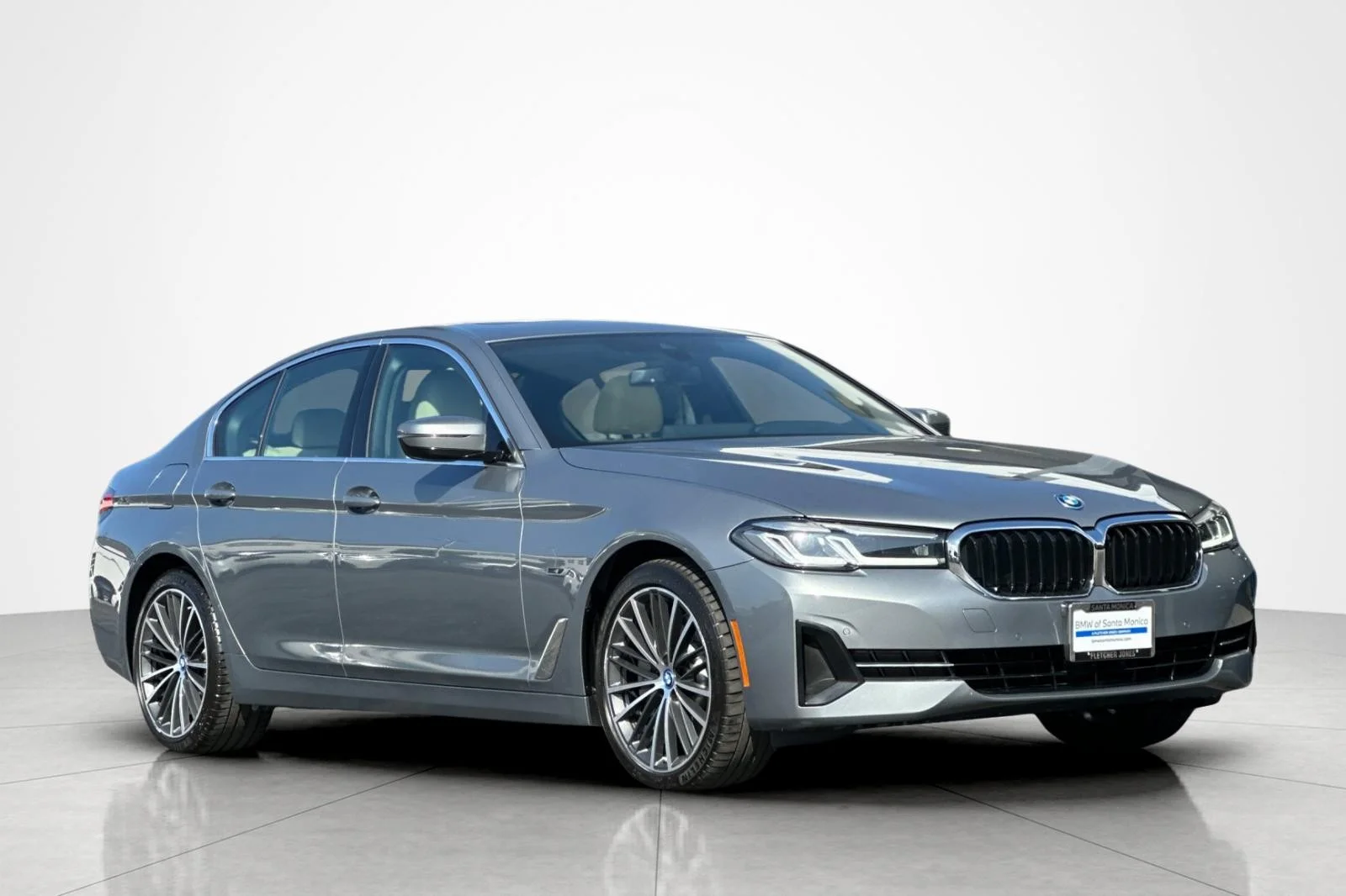 Used 2023 Skyscraper Grey Metallic BMW 530e image 7