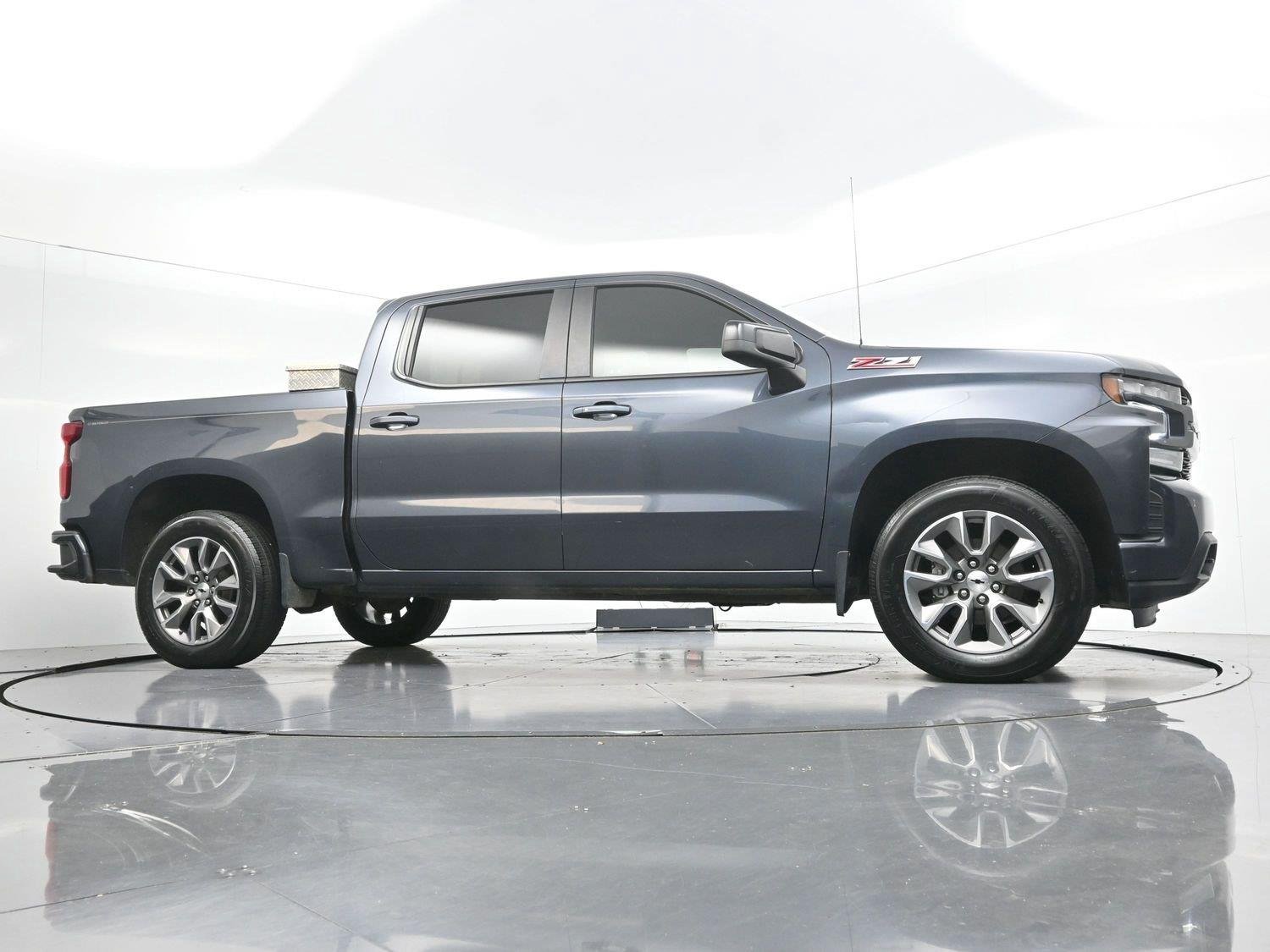 Used 2021 SHADOW GRAY METALLIC Chevrolet RST image 43