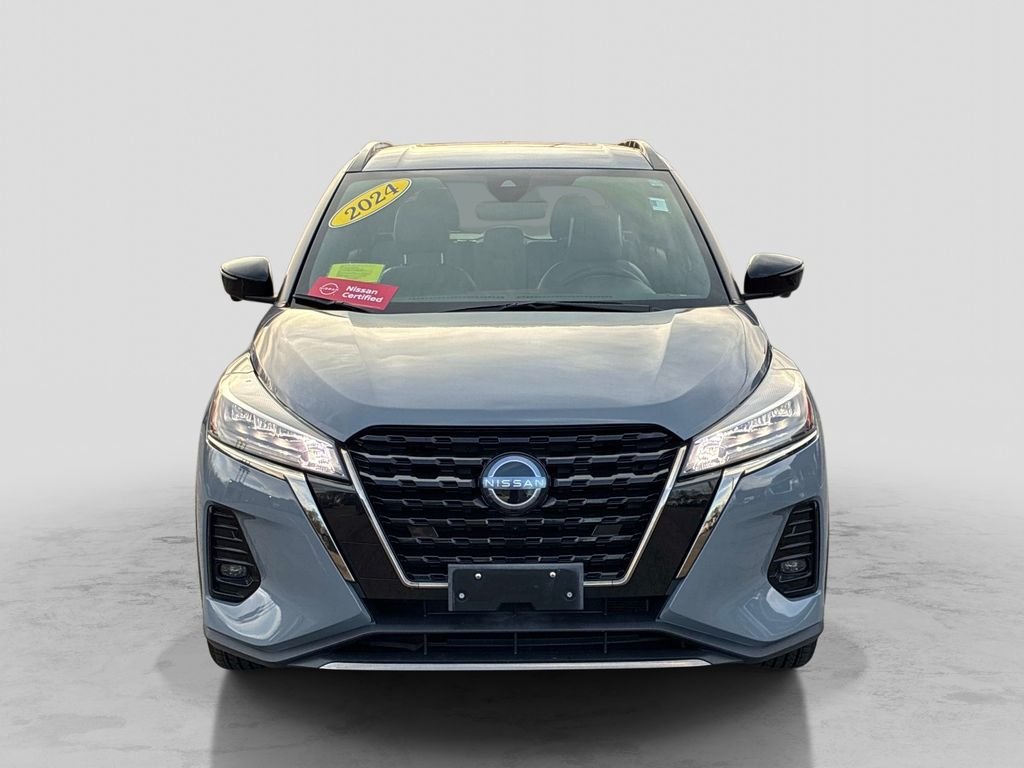 Used 2024 Gray Nissan SR image 2