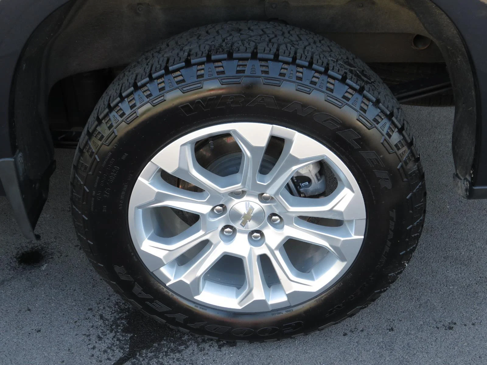 Used 2023 Dark Ash Metallic Chevrolet LTZ image 18