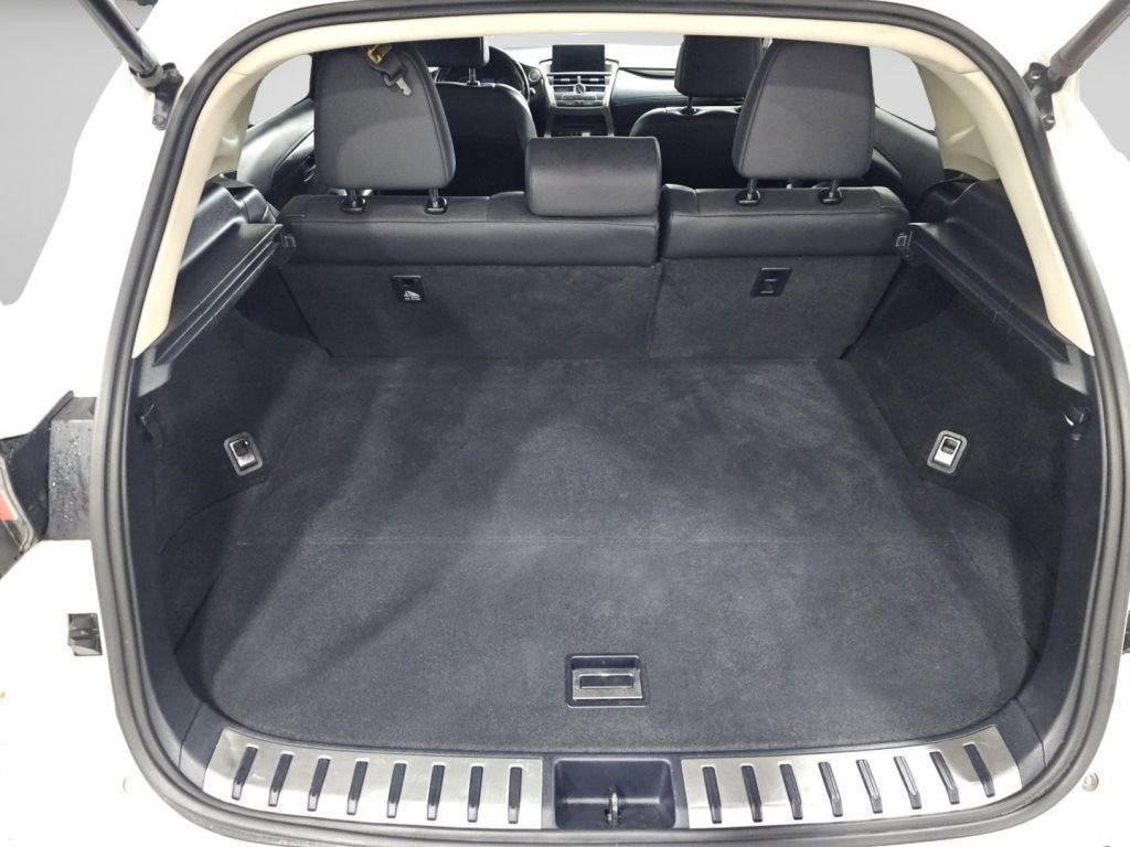 Used 2015 White Pearl Lexus 200t image 27