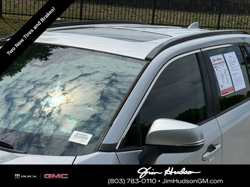 Used 2022 Silver Toyota XLE image 8