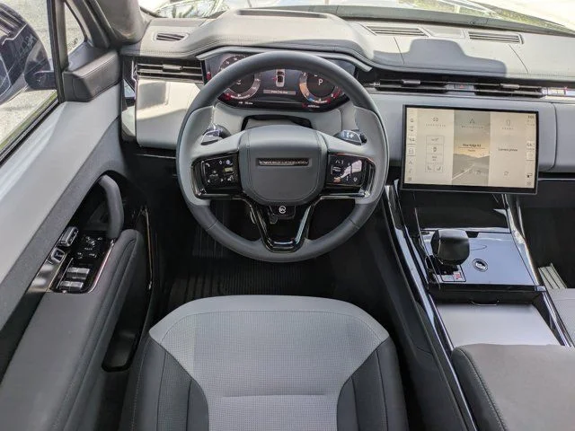 Used 2025  Land Rover SV Edition Two image 15