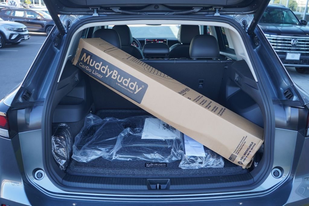 2025 Volkswagen Tiguan SE - Photo 11