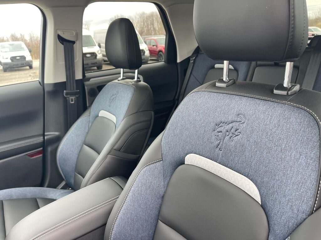 New 2026 Azure Gray Metallic Tri-Coat Ford Outer Banks image 9