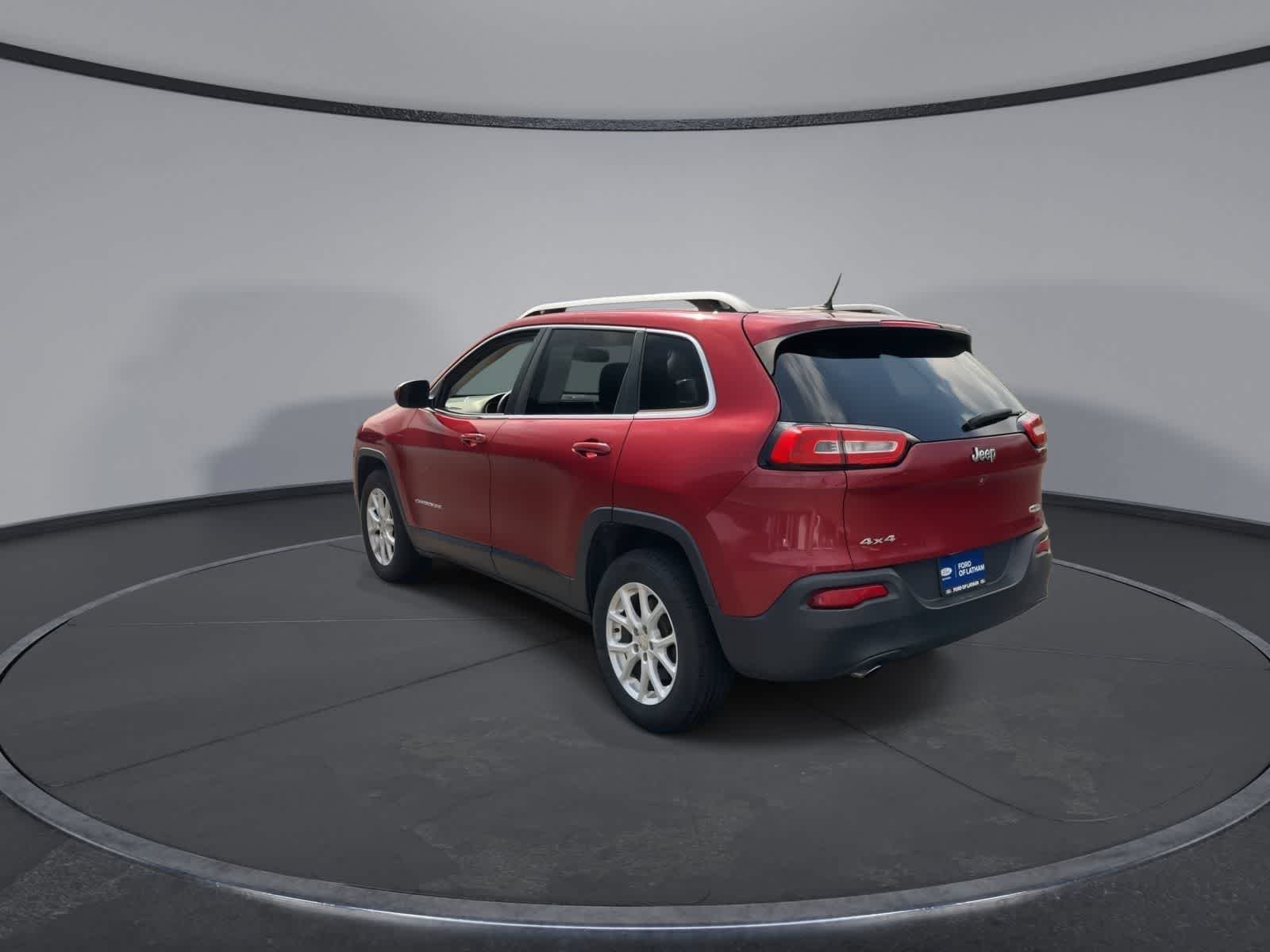 Used 2015 Deep Cherry Red Crystal Pearlcoat Jeep Latitude image 6