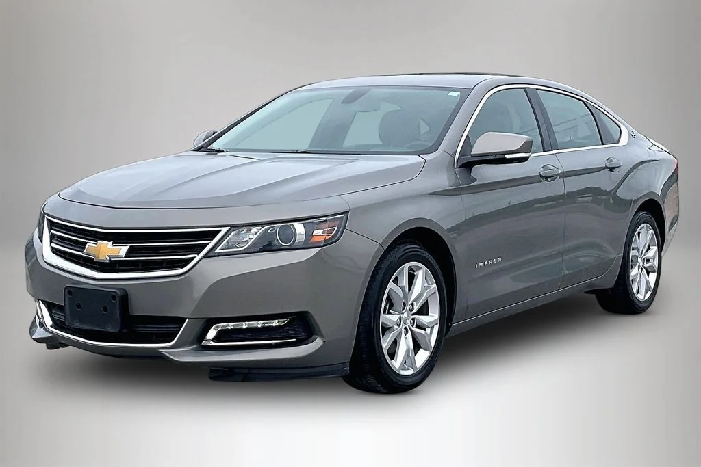 Used 2018 Chevrolet Impala 1LT with VIN 2G1105S37J9112660 for sale in Alvin, TX
