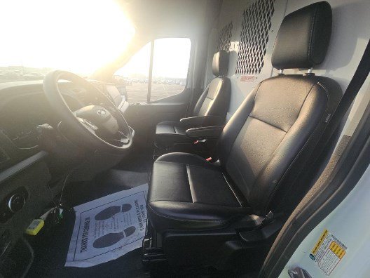 Used 2024 Oxford White Ford Base image 5