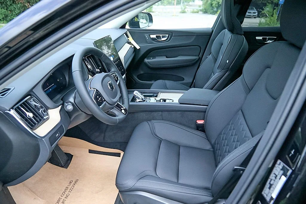 New 2026 Onyx Black Volvo Plus image 17