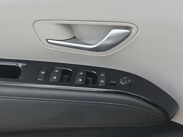 Used 2022 Gray Hyundai Limited image 19