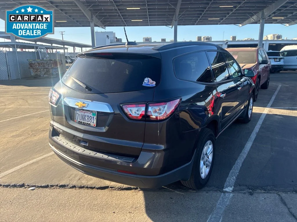 Used 2017 Chevrolet Traverse LS with VIN 1GNKRFKD5HJ115059 for sale in Clovis, CA