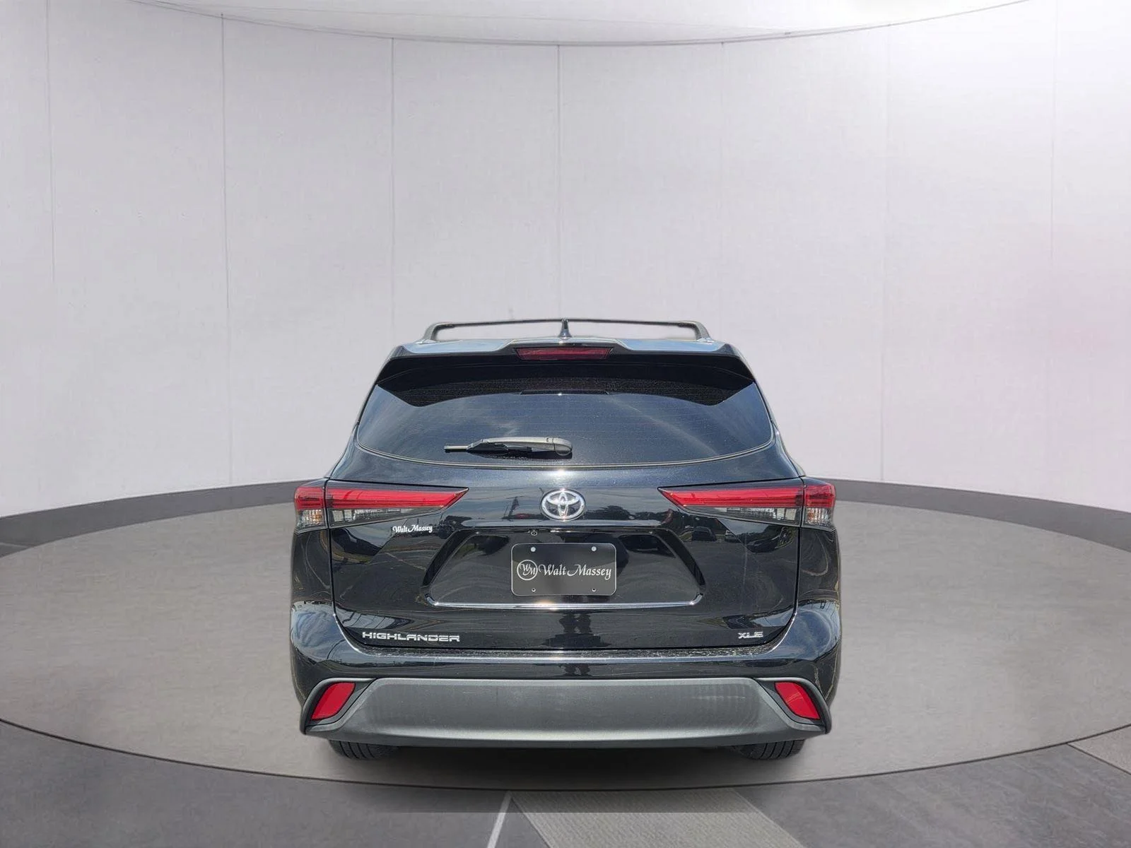 Used 2021 Midnight Black Metallic Toyota XLE image 6