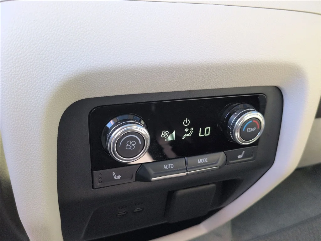 Used 2024 Ebony Twilight Metallic GMC Denali image 22