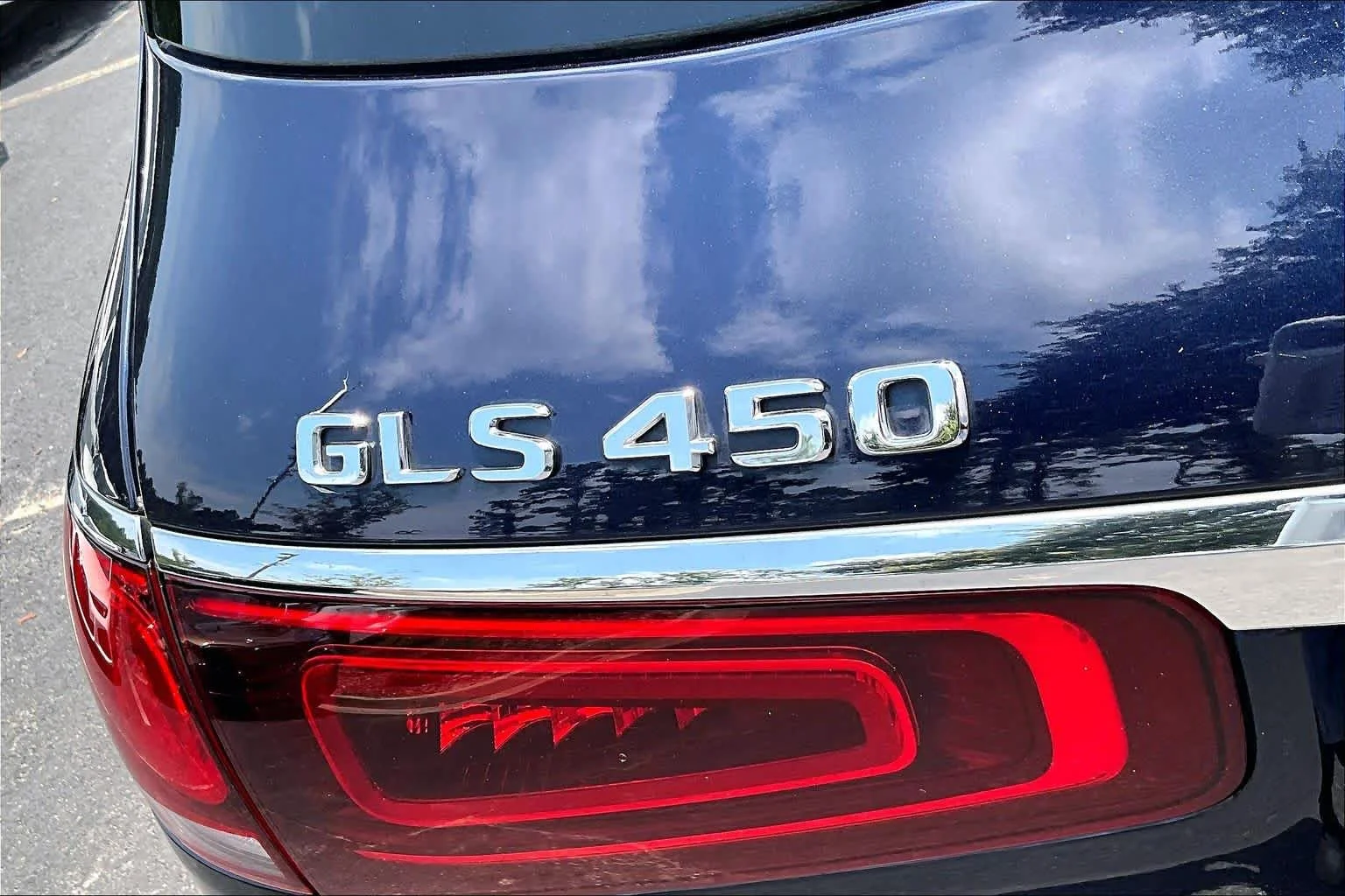 Used 2020 Lunar Blue Metallic Mercedes-Benz GLS 450 image 18