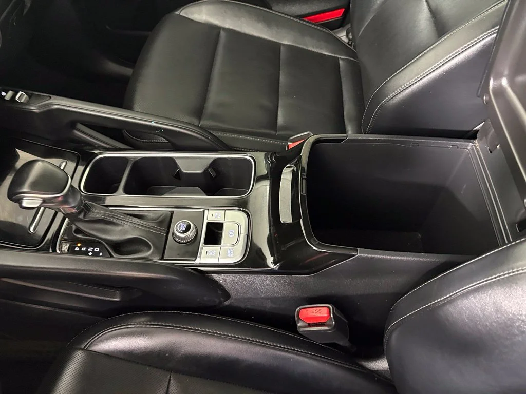 Used 2022 Black Kia S image 33