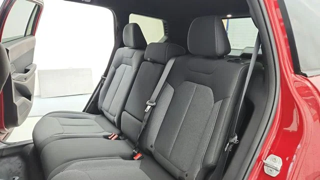 New 2026 Red Hot Pearl-Coat Exterior Paint Jeep Laredo image 16