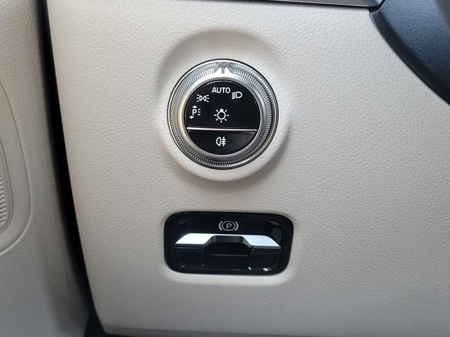 Used 2026 White Mercedes-Benz C 300 image 24