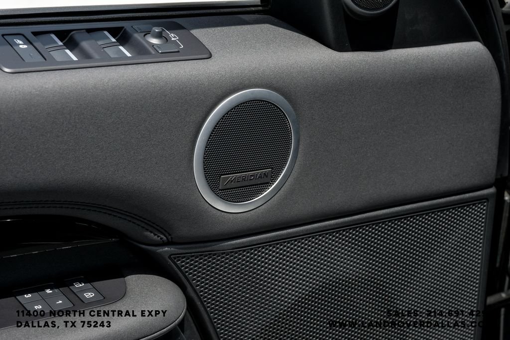 Used 2025 Black Land Rover S image 54