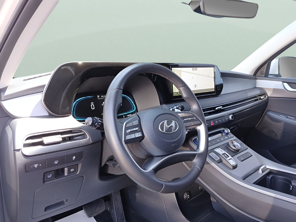 Used 2025 Silver Hyundai SEL image 13
