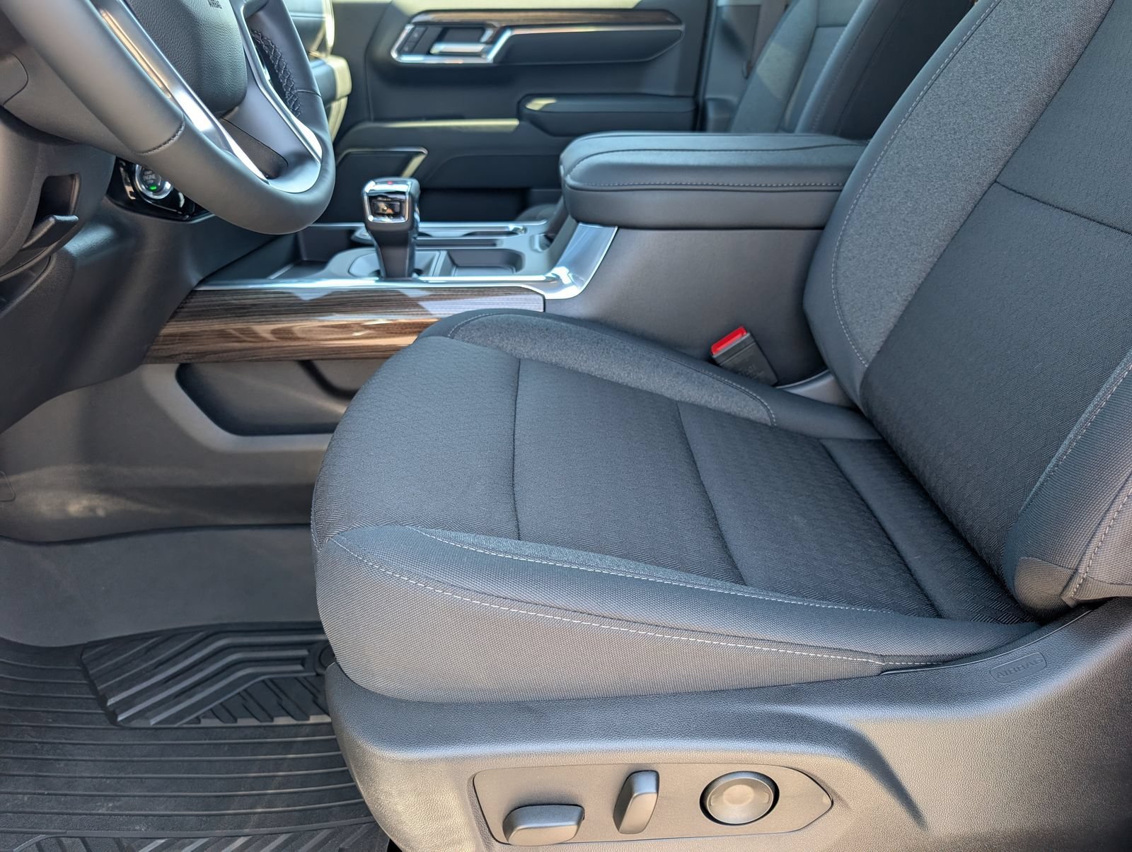 2026 Chevrolet Silverado 1500 LT - Photo 7