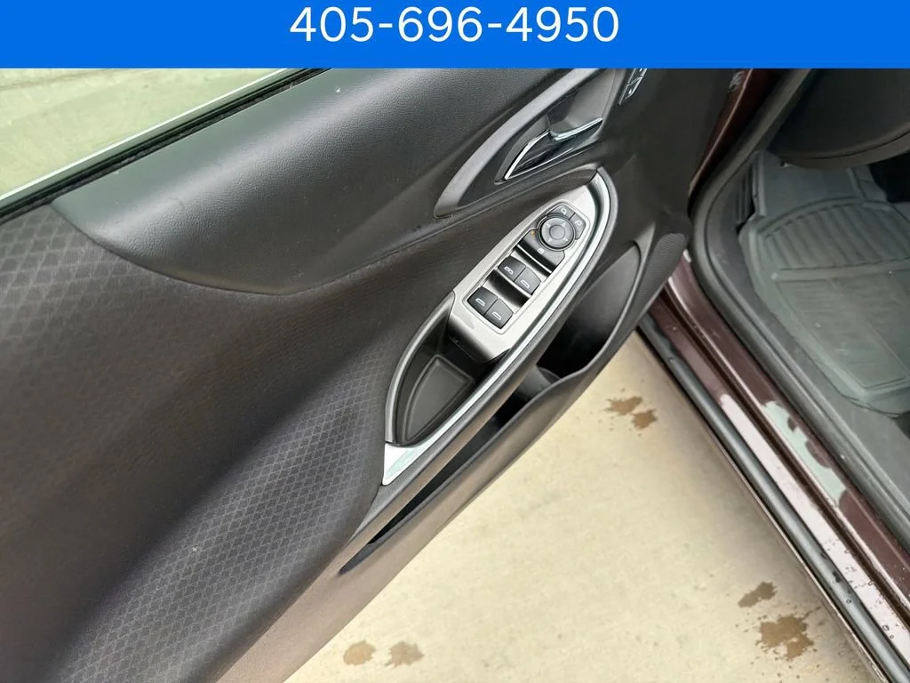 Pre-Owned 2016 Chevrolet Malibu LT