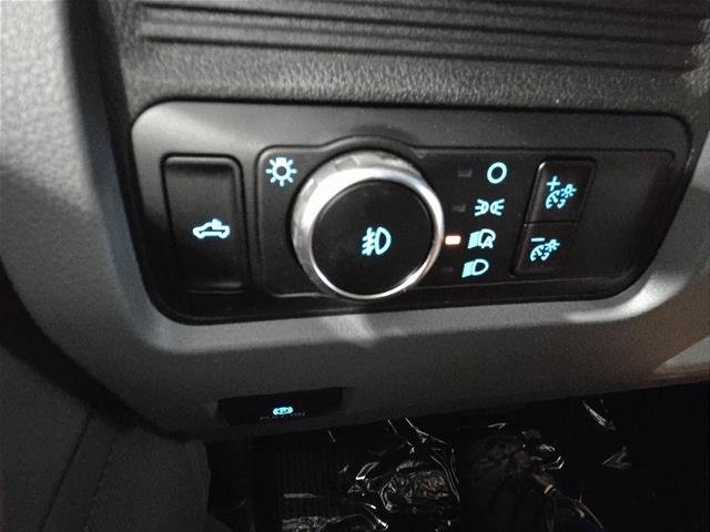 New 2026 Oxford White Ford F-250® XL image 101