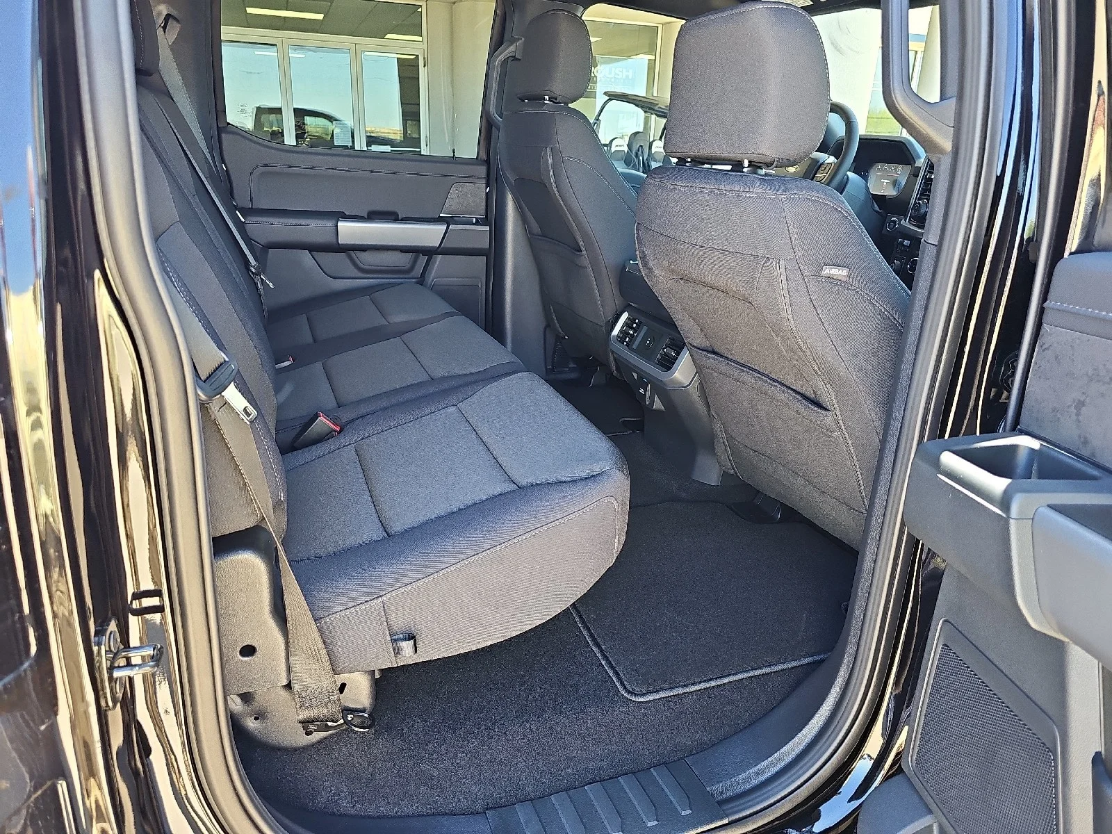 New 2026 Agate Black Metallic Ford XLT image 9