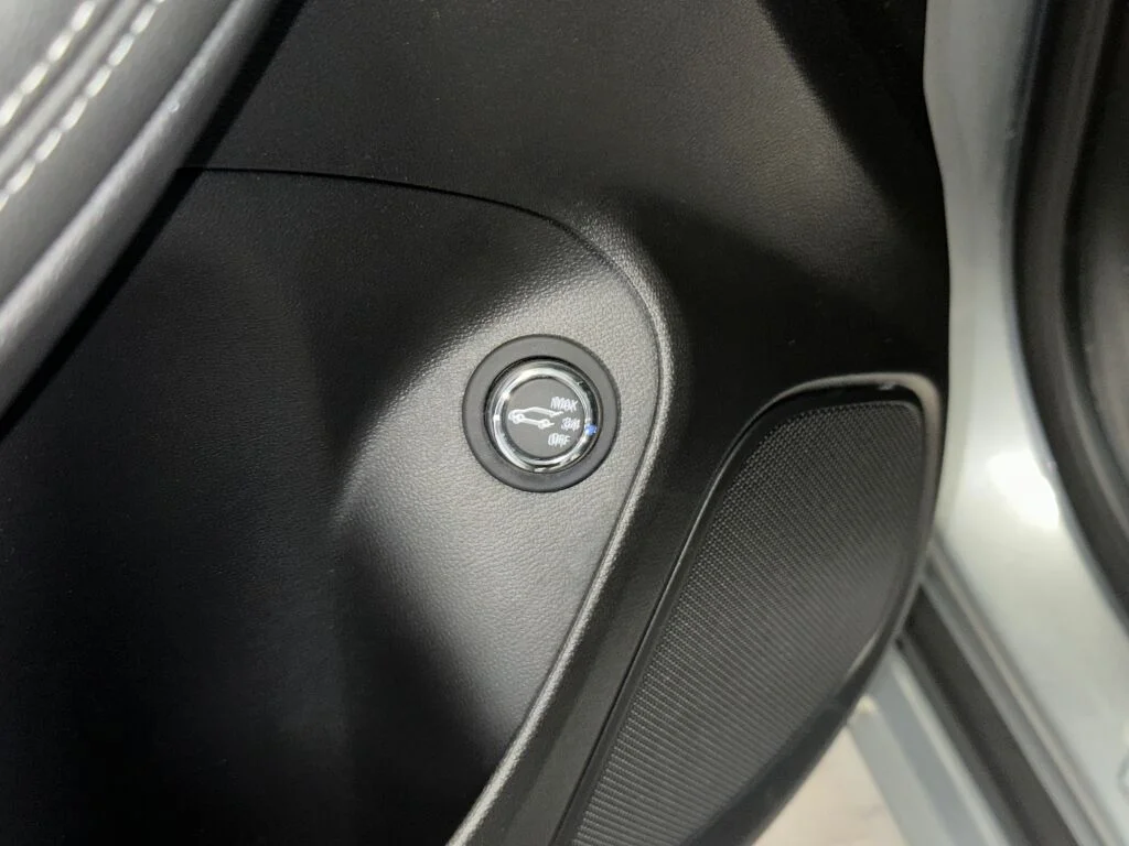 Certified Used 2023 Moonstone Gray Metallic Buick Select image 9