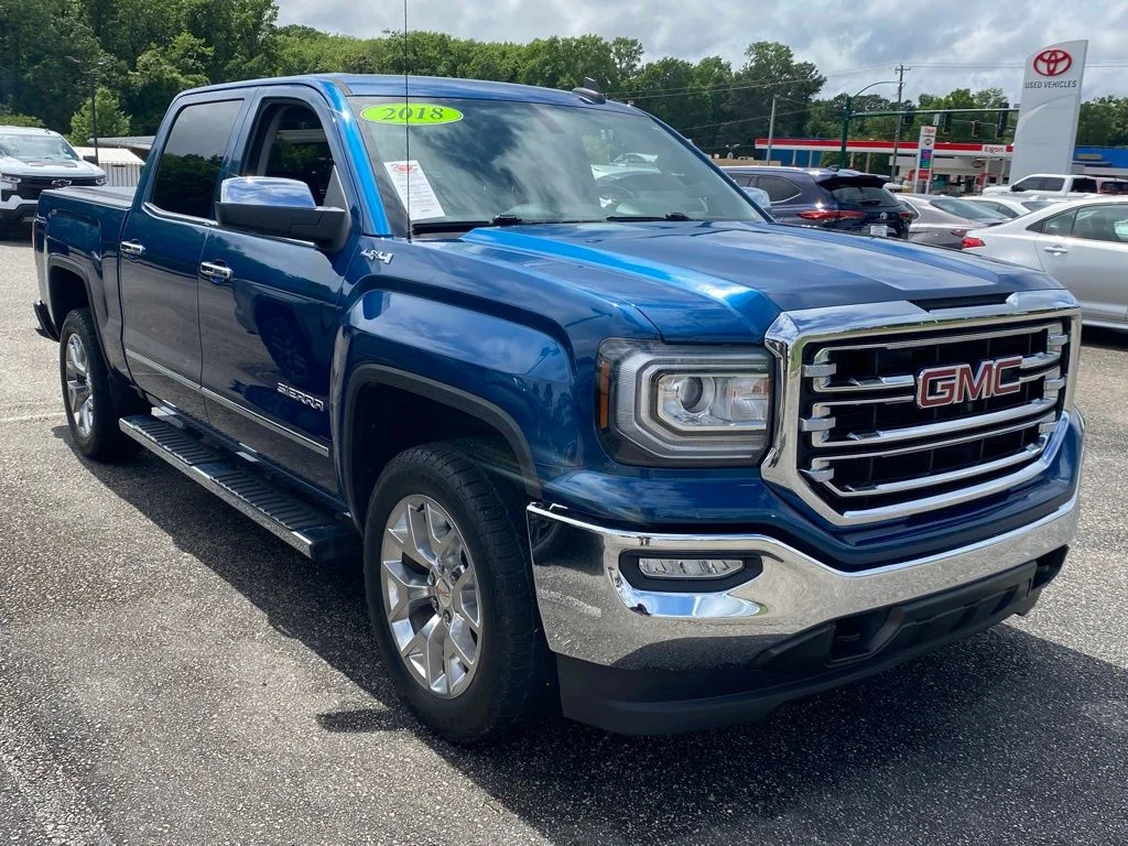 2018 GMC Sierra 4WD Crew Cab Short Box SLT's photo
