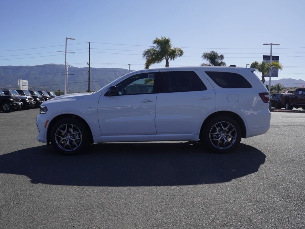 New 2026 White Knuckle Clear-Coat Exterior Paint Dodge GT HEMI V8 image 6